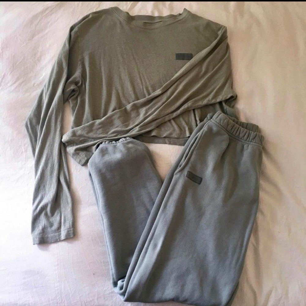 SET ACTIVE Olive M Sweats and S Set Long Sleeve Crop